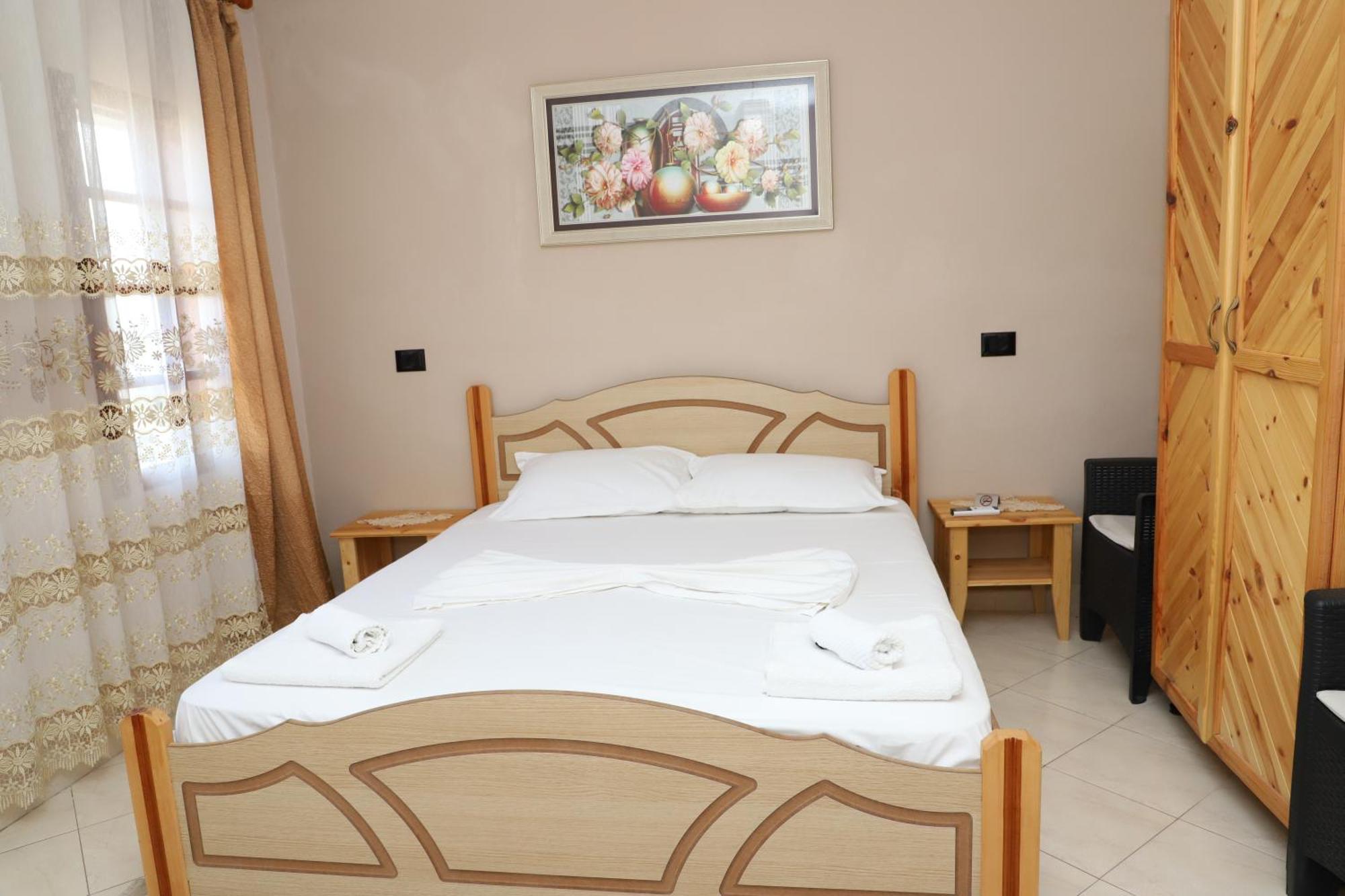 Guest House Lion Берат Екстер'єр фото