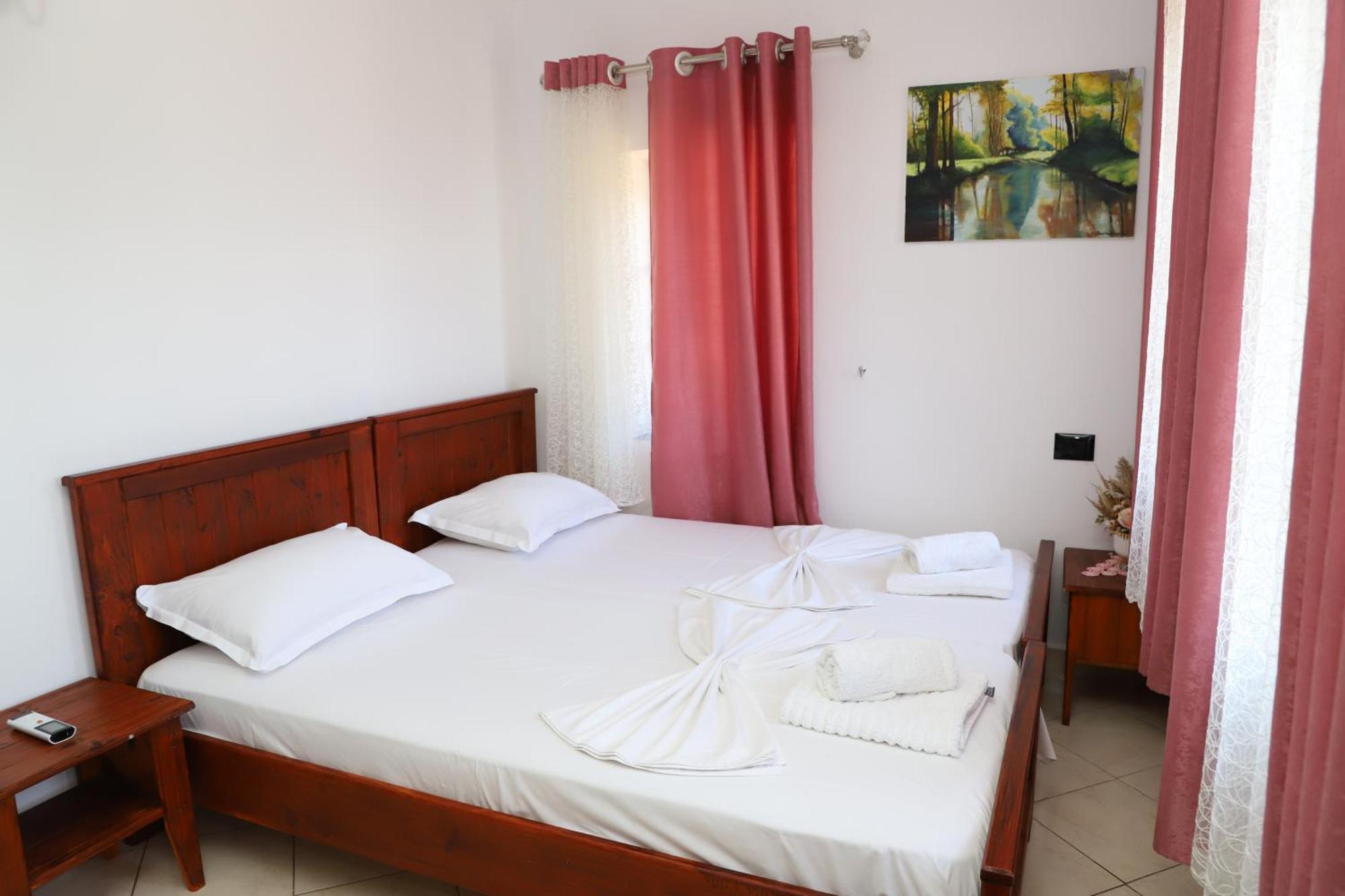 Guest House Lion Берат Екстер'єр фото