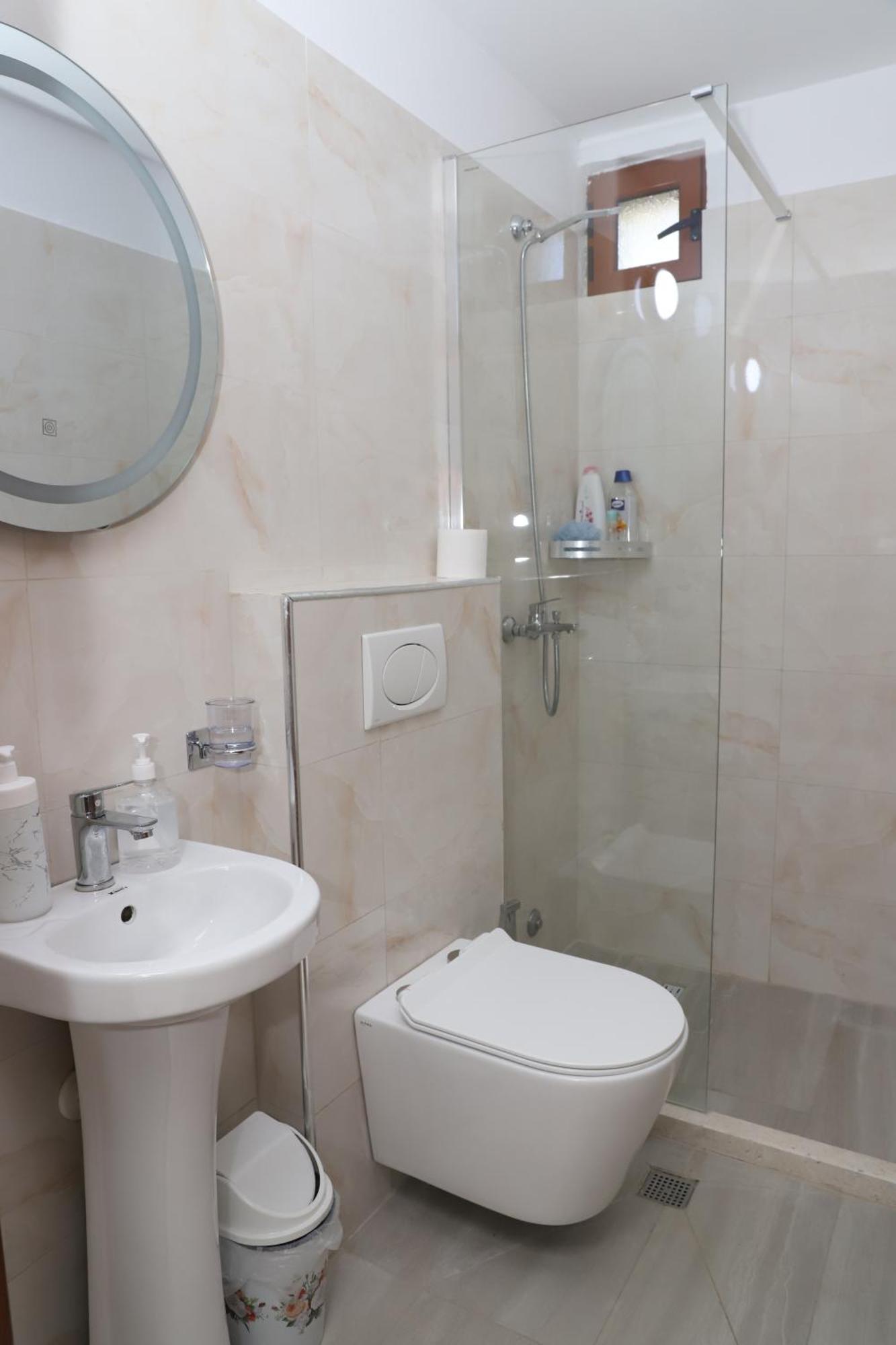 Guest House Lion Берат Екстер'єр фото