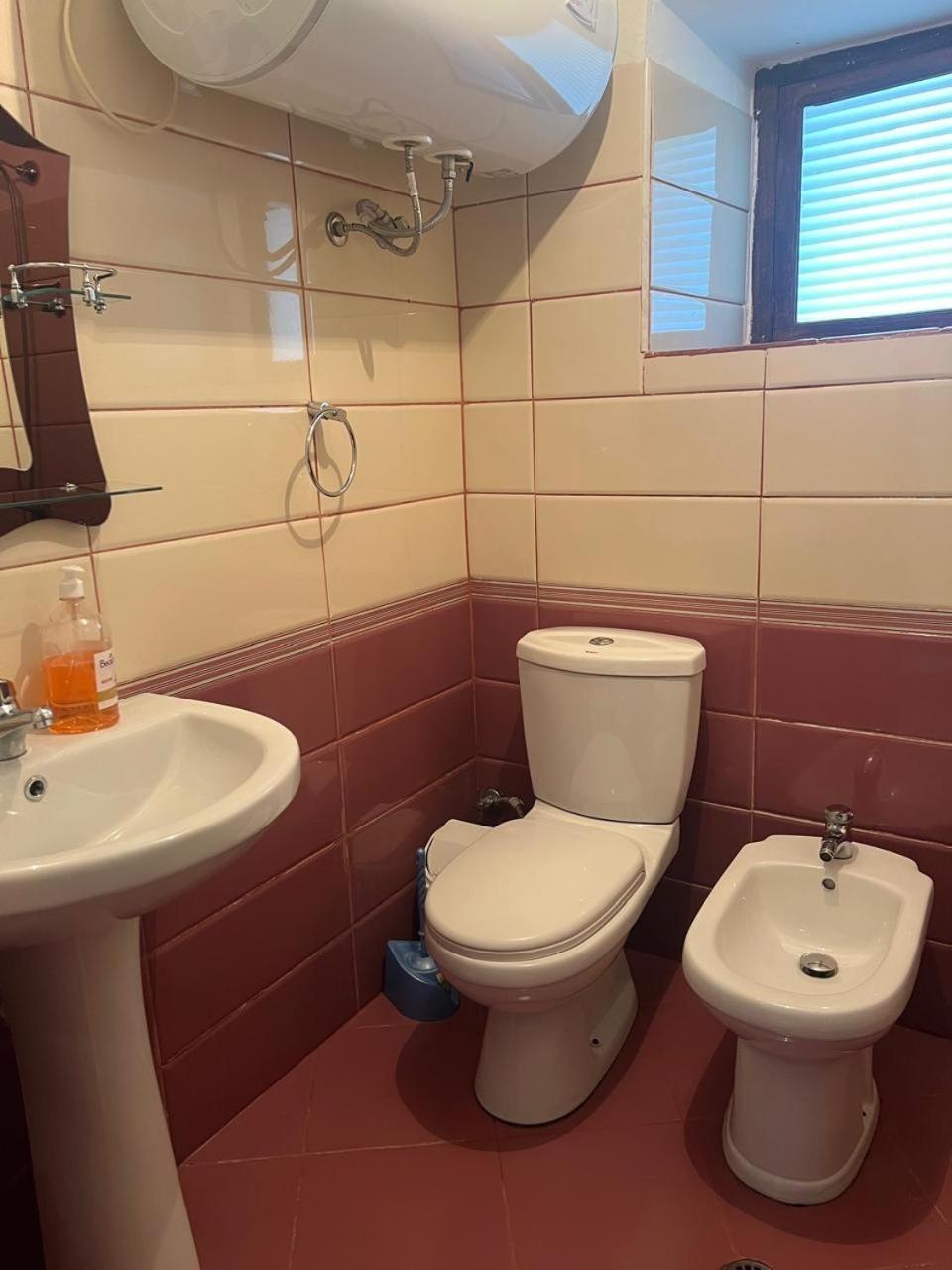 Guest House Lion Берат Екстер'єр фото